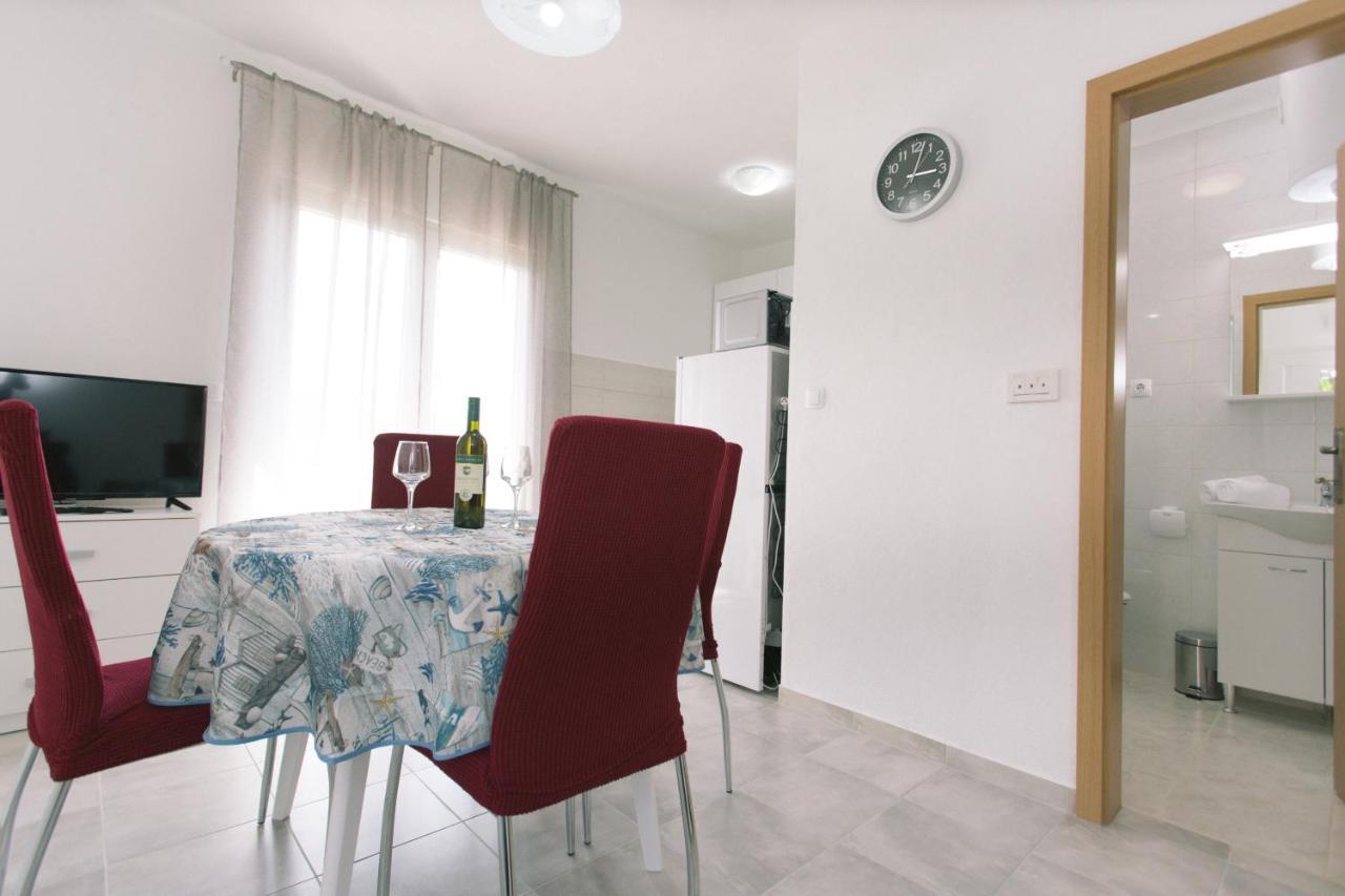 Appartement Apartman Paula 2 à Vinišće Extérieur photo